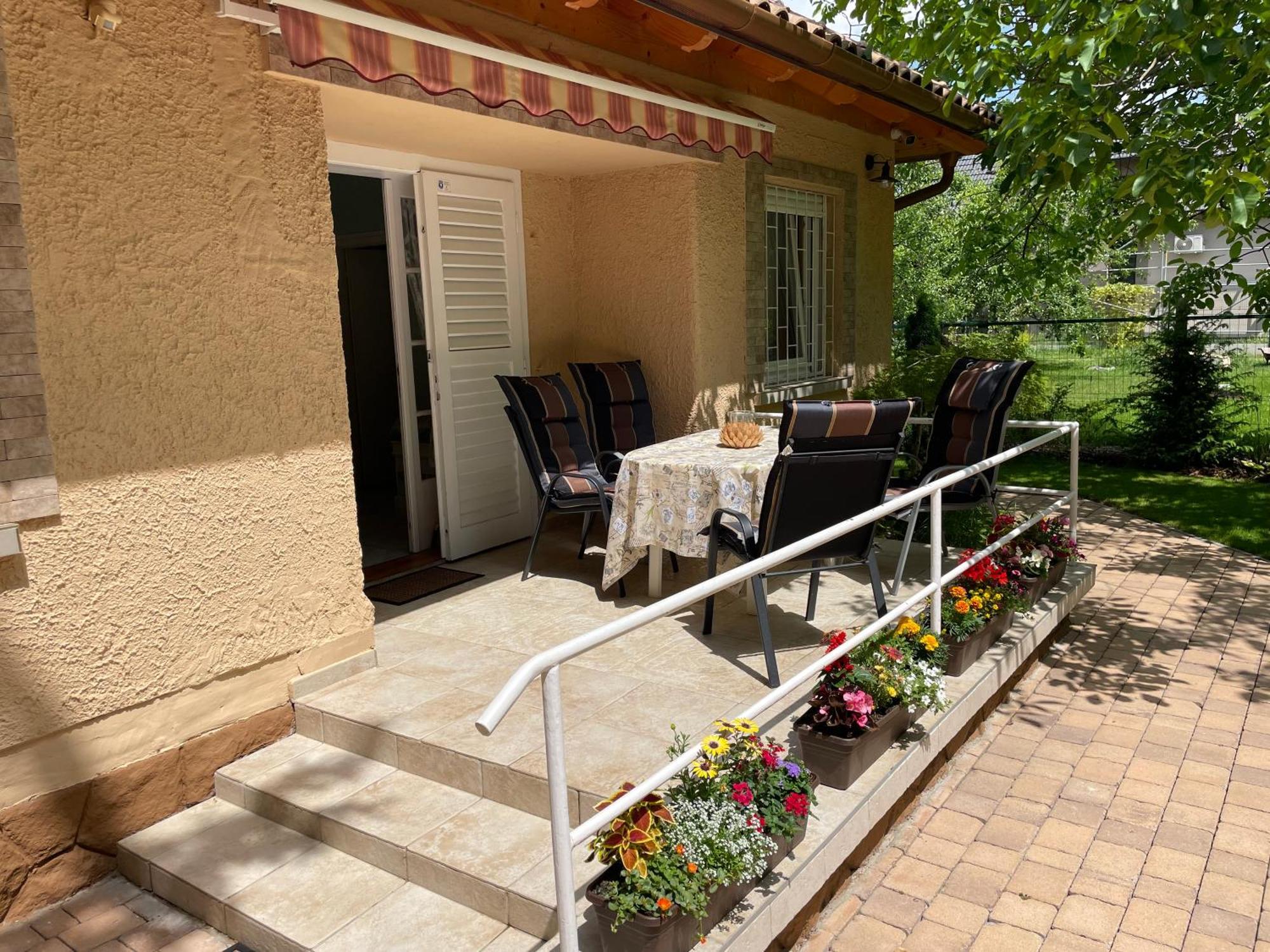 Szemes Villa Balatonszárszó Exterior foto