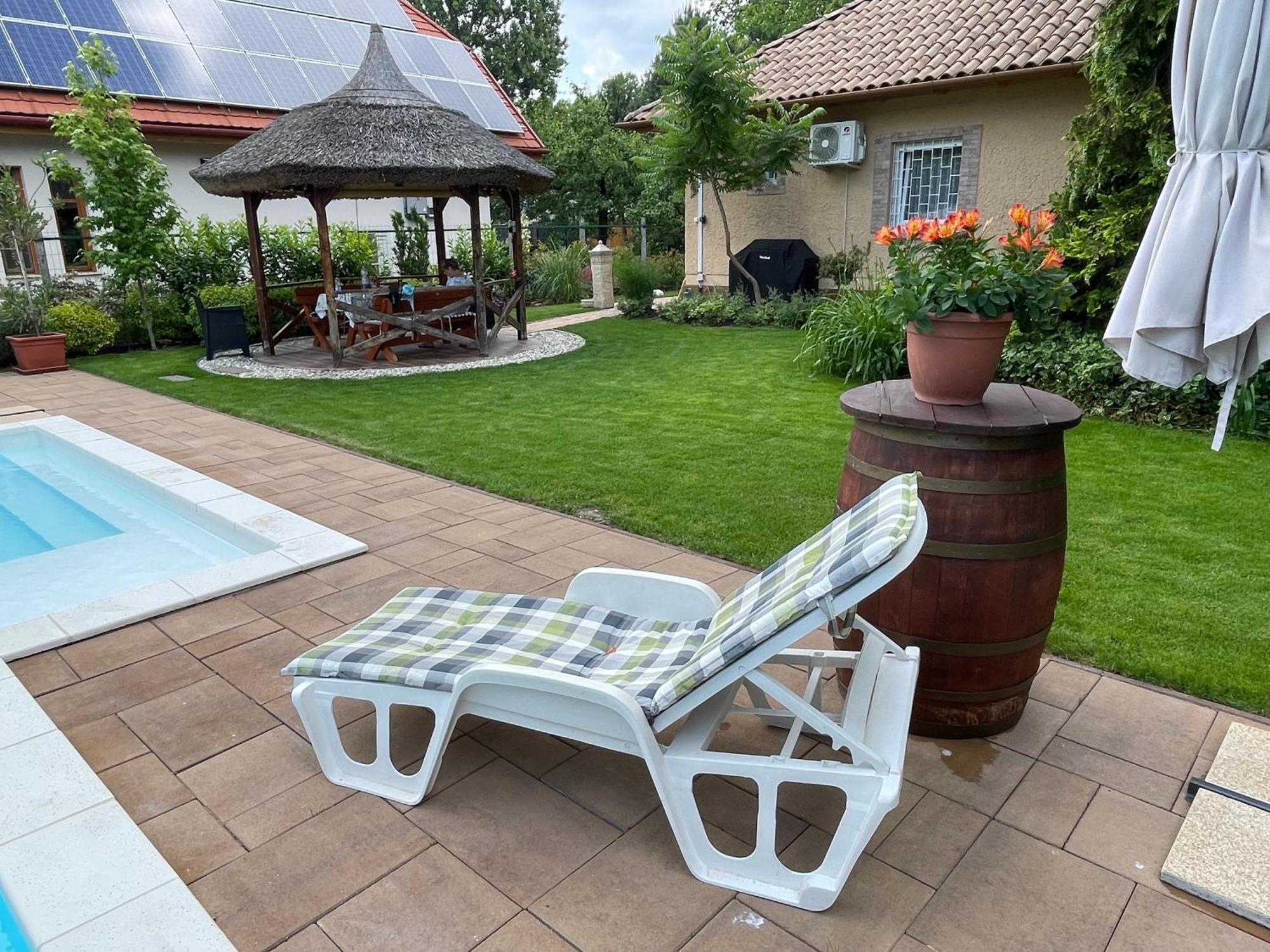 Szemes Villa Balatonszárszó Exterior foto